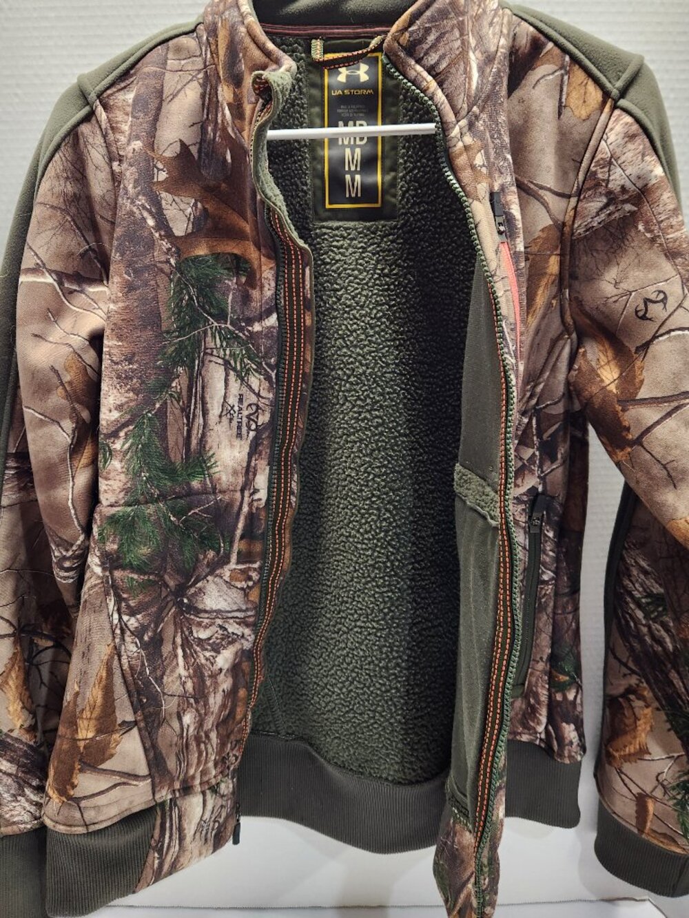 Under Armour Storm, Realtree Camo Jacket, Womens size M, Full Zip Fleece